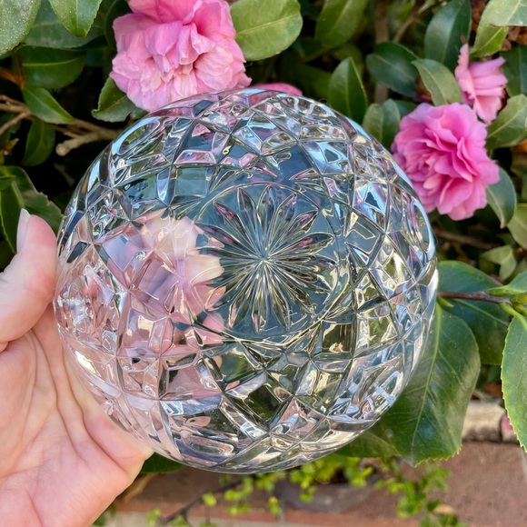 Heavy Leaded Cut Crystal Ashtray Never Used - Picture 2 of 5